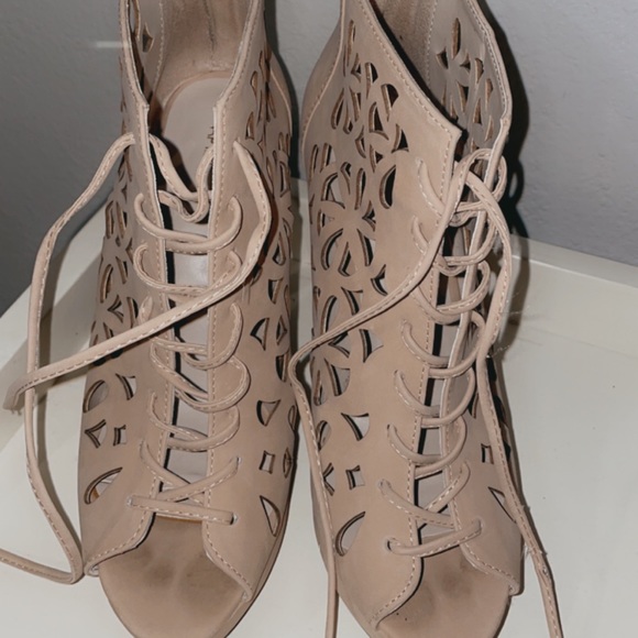 Design Heels - Picture 4 of 4